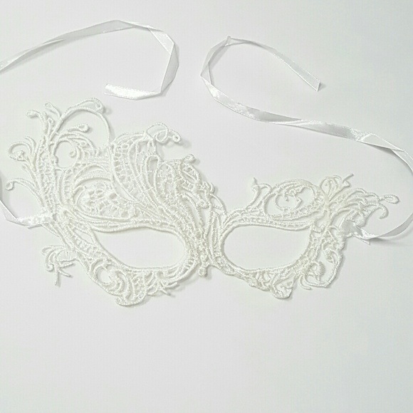 ⤵⤵#8 Masquerade Party Off White Soft Lace Mask - Picture 2 of 3